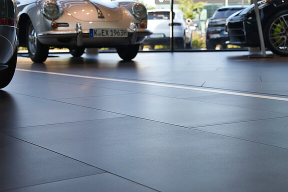 SAKRET-Referenzen-Porsche-Zentrum-Regensburg-Zwischenbild-15.jpg  