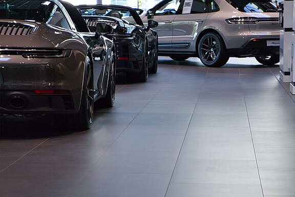 SAKRET-Referenzen-Porsche-Zentrum-Regensburg-Zwischenbild-10.jpg  